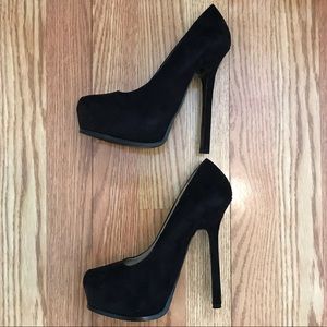 [SOLD] Black Suede Platform Heels